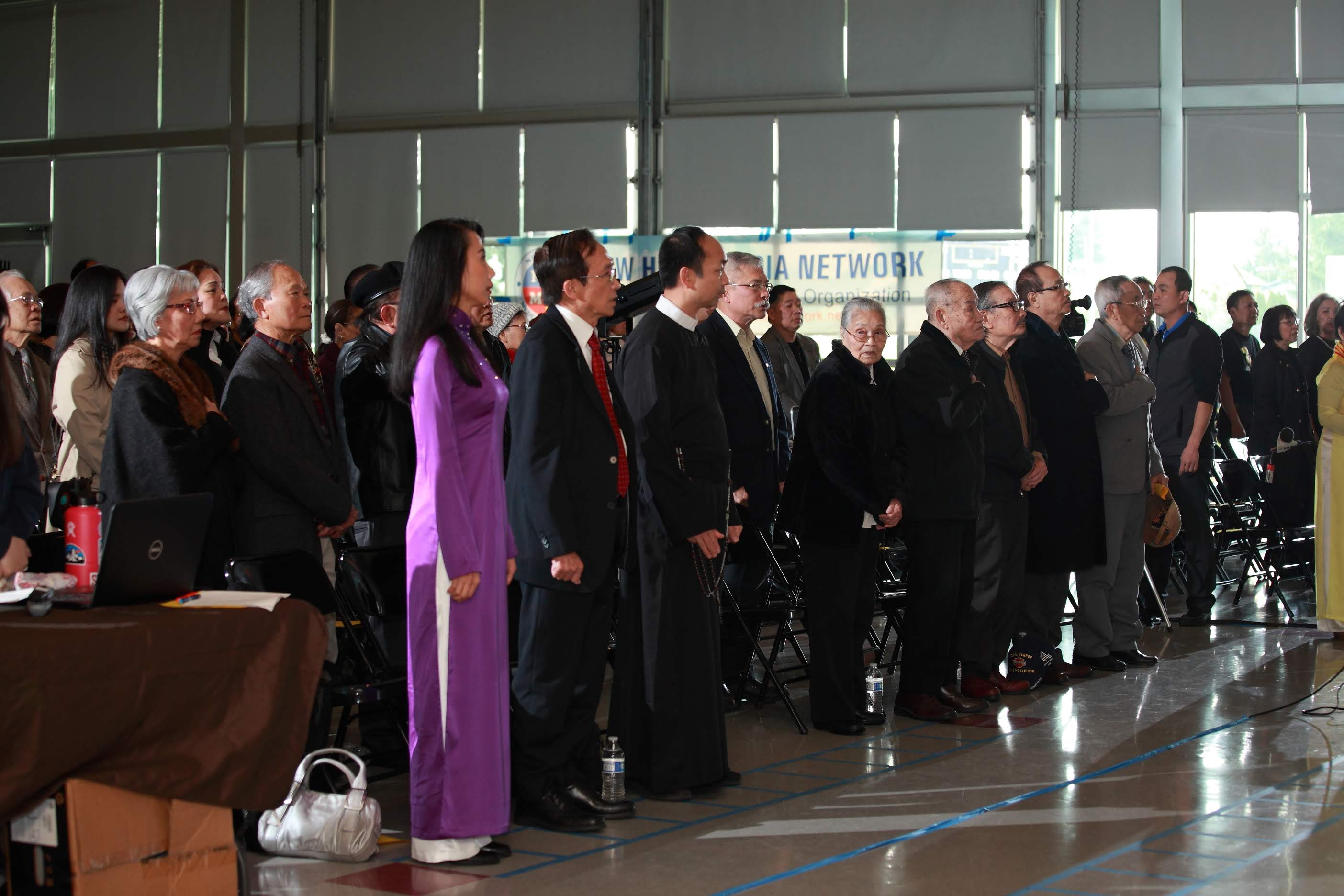 002A-Quan Khach-Nghi Thuc Khai Mac