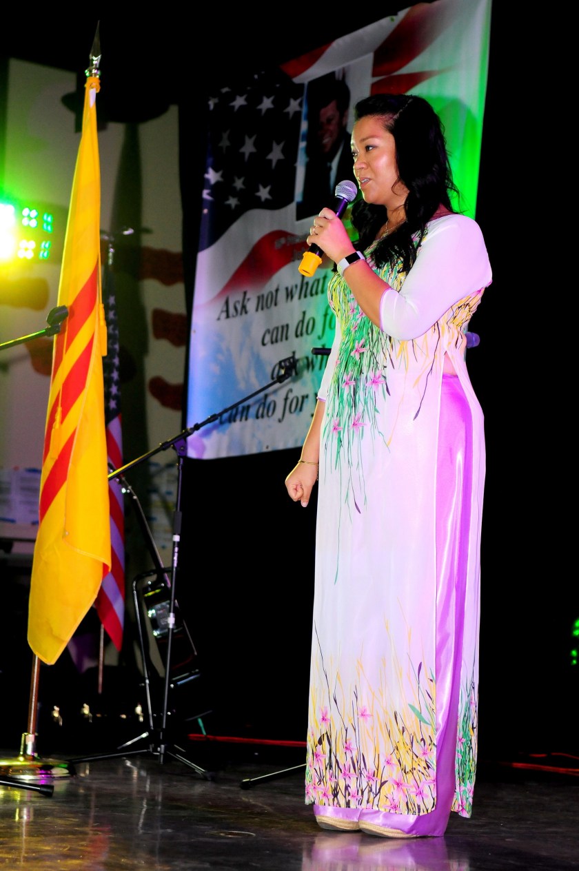 007-Ca Si Cat Linh- God Bless America